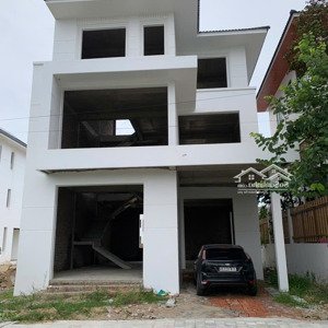 8 tỷ 1 biệt thự biển cửa lò - sát đường 72m - đường bình minh - nghi hương cửa lò