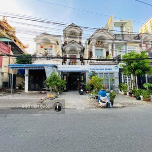Nhà Ba Tầng Mt Trần đại Nghĩa. Dt: 72m2. Dtsd~ 200m2. Gồm: 3 Phòng Ngủ. Sân Xe Hơi. Giá: 4.639 Tỷ