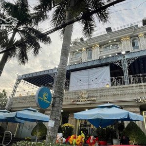 bán tòa nhà chdv 170 phòng mt lê văn lương ,6500m2,hầm 7 tầng,thu nhập 12 tỷ/năm ,190tỷ còn 170tỷ