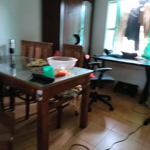 cho thuê nhà tập thể tầng 3. ngõ phố hoàng ngọc phách