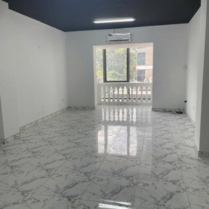 cho thuê văn phòng/mặt bằng kd/studio 36m2 lầu 1,giờ tự do 24/7,mặt tiền hoàng văn thụ, p1,tân bình