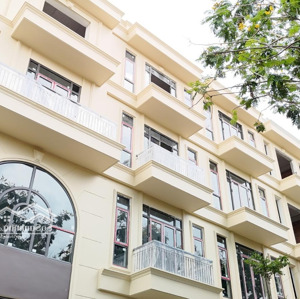 nhà phố trung tâm quán toan kế cạnh kđt masterise homes