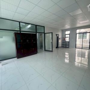 Cho Thuê Sàn Tầng 2 80m2 Giá 8tr Tại Vinhomes Marina
