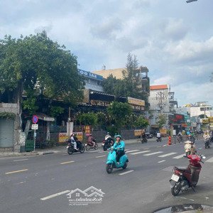 cho thuê mt phan văn trị quận gò vấp, dt: 35x42m, hầm 4 lầu, giá: 250 triệu