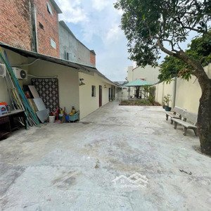 Nhà Sân Vườn Liền Kề Khu Dân Cư Sim City. đường Xe Hơi Tận Nơi. Sẵn Máy Lạnh