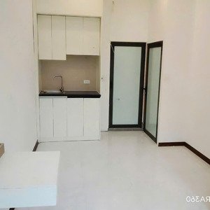 cho thuê phòng studio đầy đủ đồ, gửi xe ô tô free, geleximco khu c giá 3.8tr - 4.2tr/ phòng