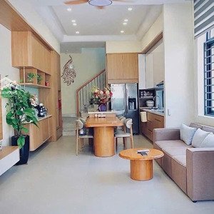 Bán Nhà đẹp 1 Trệt 2 Lầu đường Lê Hồng Phong, Căn Góc Hẻm ô Tô