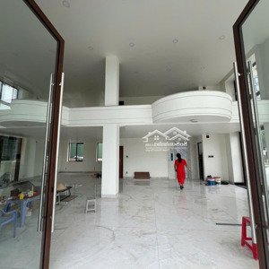 Hoa Hậu, Cho Thuê Mặt Tiền Nhận Diện Thương Hiệu Trần Quý Kiên Và Tạ Hiện. Dt 304m2 Hầm 3 Tầng