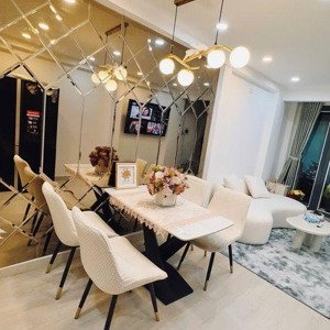 nguyễn tri phương - q.10 - nhà 2 tầng mới đẹp - 29 m2 - 2pn - tặng nội thất- nhỉnh 5 tỷ