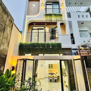 nhà 40m2 bán gấp đường lê hồng phong, p2, q5 gần bệnh viện nhiệt đới. xây 4 tầng