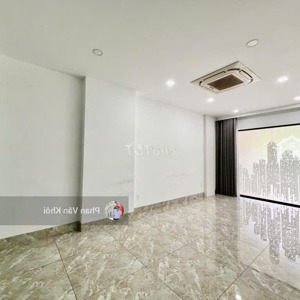 Cho Thuê Văn Phòng Tầng Trệt 100m2 đường 25m Tại Vạn Phúc City