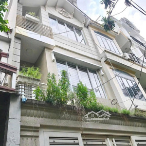 siêu phẩm 5 tầng giá rẻ ngay tt quận phú nhuận