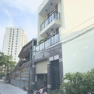 Nhà Trung Tâm Tdm, định Hoà, 3 Lầu, 4pn, Dt 110m2 Giá 2tỷ450, Gần Chợ, Siêu Thị