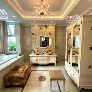 Bán - Cho Thuê Biệt Thự đơn Lập Nhà Tự Xây Có Hồ Bơi, Phú Mỹ Hưng 