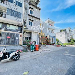 đất ngay trung tâm chợ thủ đức khu cao ráo- không ngập.đường 10m