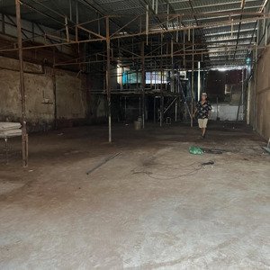 Cho Thuê Kho Xưởng Sản Xuất Dt 240m2 Mt10m Giá 21triệu Có điện 3pha Chánh Thợ Mộc Thuê