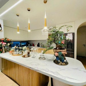 Bán Căn Hộ Có Thang Máy Riêng Vào Tận Nhà - Park Premium