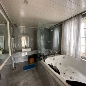 Xuất Cảnh Cần Bán Gấp Nhà Trong Kdc Sadeco Phước Kiển A. Giá 12 Tỷ Thương Lượng
