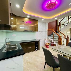 Bán nhà phố tân quý
