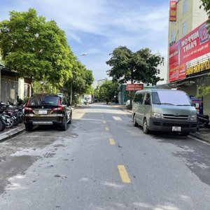 cần bán gấp lô đất 135,5m2 khu 31ha, mặt chính phố chính trung, tt trâu quỳ.