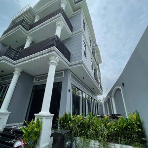 Biệt Thự View Sông, 15x30m 3 Tầng 5 Phòng Ngủ Full Nội Thất Cao Cấp 45tr
