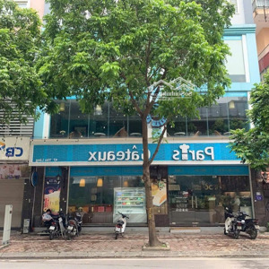 cho thuê nhà mặt phố huỳnh thúc kháng. diện tích: 200m2x 3 tầng, mặt tiền 8m.