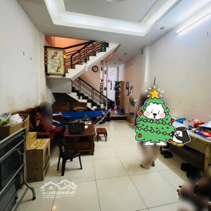 ngay chợ phạm văn bạch-nhà 3 tầng kiên cố-dt 4.5mx15m - đường nhựa ô tô thông - khu dân cư an ninh