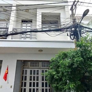 cho thuê nhà nguyên căn 1 trệt 2 lầu sân thượng. đs 28 p6 gv . giá 13 tr