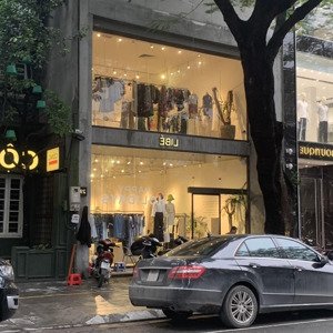 siêu phẩm nhà mặt phố bà triệu: 250m2 x 3 tầng, mt: 10m, thông sàn, nguyên căn. lh: 