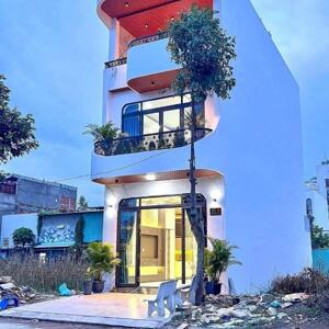  BÁN NHÀ 1 TRỆT 2 LẦU – TRUNG TÂM TP. TÂN AN