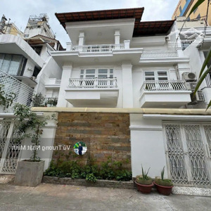 Biệt Thự Phố Nguyễn Thành ý, Quận 1, Dt 180m2 (13 X 15m) - Trệt 2 Lầu Sân Vườn - Giá 55 Tỷ