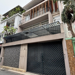 bán nhà hẻm 8m phổ quang. phường 2. tân bình. 9 x 21m. 190m2. 1 trệt 2 lầu. giá 35 tỷ tl