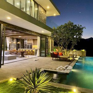 hết mùa du lịch bán 18 tỉ biệt thự vip tuần châu hạ long 500m2 dòng tiền 2 tỉ lh: 