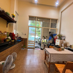 bán nhà góc 2 mặt tiền đường xh 8m cộng hoà p4 q. tân bình dt: 5 x 17m kc : 4 lầu mới giá : 16,9ty
