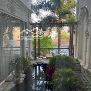 Bán Gấp Biệt Thự Ngang 8m- Nội Thất Siêu Sang-5tầng(có Hầm)- 190m2- Ngay Tt Nhà Bè-chỉ Hơn 20tỉ Tl