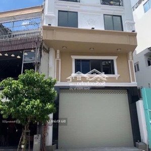 Quận 1 - Mặt Tiền Mai Thị Lựu - 150m -6 Tầng Hầm - 22pn - Dòng Tiền Sẵn- Qua Sân Bay 15p