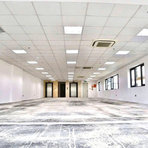 cho thuê nhà mặt phố trần quang diệu, diện tích: 100m2x2 tầng, mặt tiền:7m, riêng biệt thông sàn