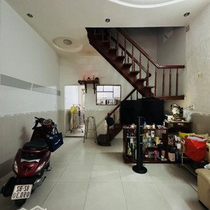 Lạc Long Quân 50m2 - Hxh, Cách đầm Sen 500m - Trệt Lầu - 6 Tỷ