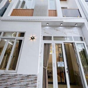 Nhà Lầu Xây Mới Full Nội Thất Gần Trường đại Học Y Dược Cần Thơ