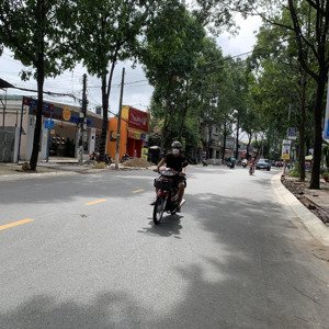 Bán Nhà Cấp 4 đường Thích Quảng đức, Tp Thủ Dầu Một Sổ Sẵn 180m2 Giá Tốt Vị Trí Cực Víp