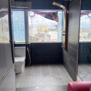 Sống Chất Lượng Cao - Tầng 4 Rộng Thoáng Mát 100m2 - Ngay Trung Tâm Thành Phố Thủ đức