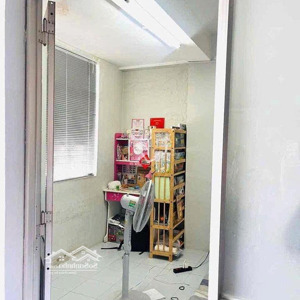 Cho Thuê Căn Hộ Chung Cư Hòa Bình, đường Lý Thường Kiệt, Phường 14, Q10, 60m2, 2pn, 1wc. Lầu Cao
