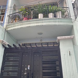 cc cần bán nhanh nhà hẻm lạc long quân,tân bình,hồ chí minh lh chị hằng giá 6,7 tỷ