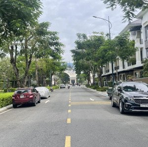 Nhà Phố Trục Chính Verosa Park đường Liên Phường. Diện Tích 6x17m Giá Chỉ 14,7 Tỷ - View Công Viên!