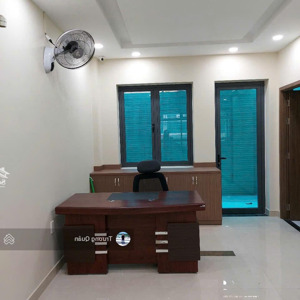 Cho Thuê Tầng Trệt Full Nội Thất Văn Phòng Vào Làm Việc Ngay Có Thang Máy,lối đi Riêng Kđt Vạn Phúc