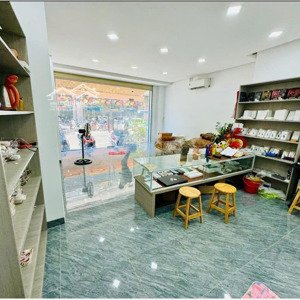 bán căn góc 2 tầng 1 tum mặt tiền đường hoàng văn thụ phương sài nha trang