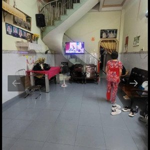 nhà bùi thị xuân gần sân bay giao thông thuận tiện chỉ 87 triệu / 1m2