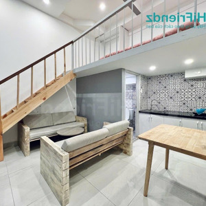 căn phòng hiện đại đầy đủ nội thất, view thoáng mát