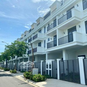 chủ gửi bán nhà phố ngang 6m đã có sổ hồng, gần đường lớn. giá bán 8,5 tỷ bao full phí