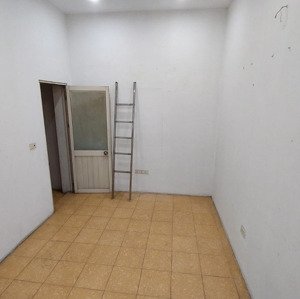 Mp/pv đại Diện 35m2x3 Tầng, Giải Phóng, 10 Triệu/th